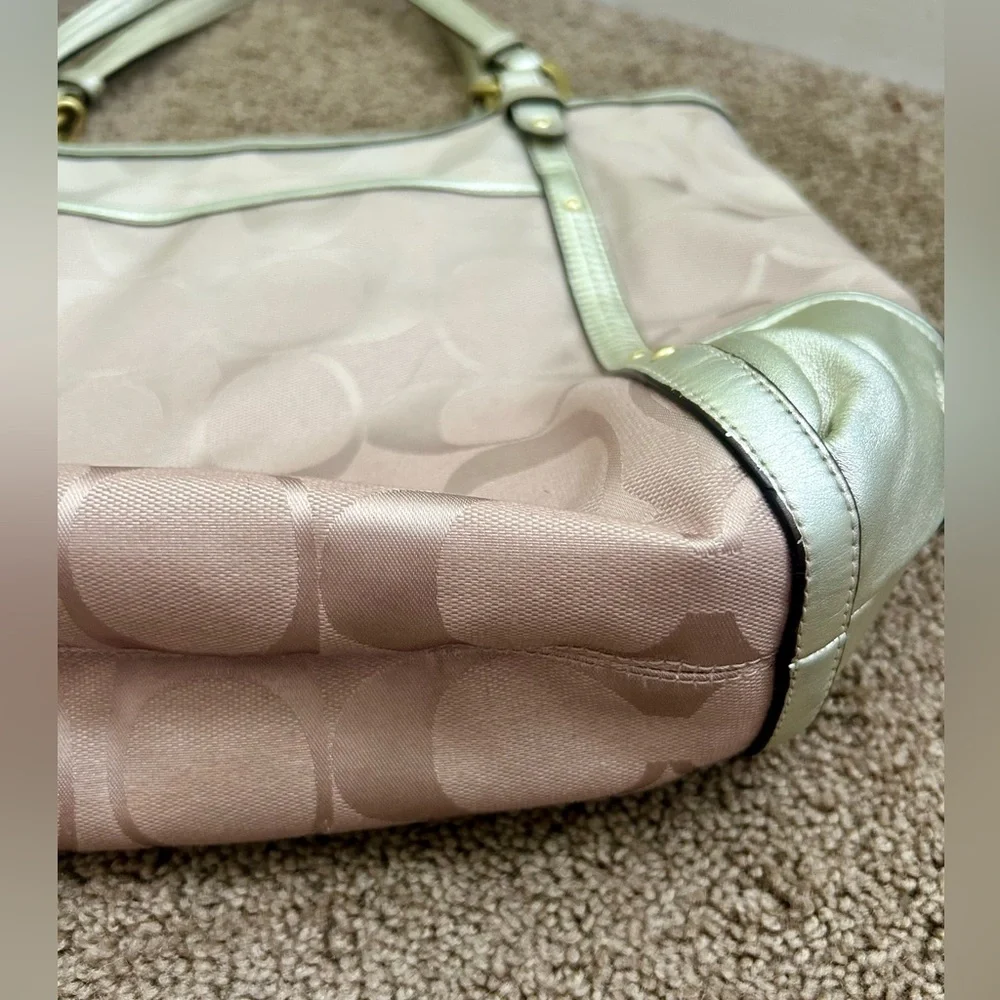 Coach Alexandra Signature Chain Ombré 
Tote Shoulder Bag - Picture 5 of 9